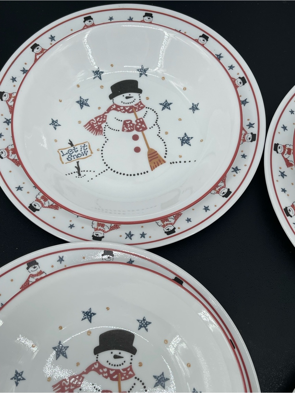 Corelle Snowman Dinner Plates (4) and Bowls (3) - Picture 3 of 7